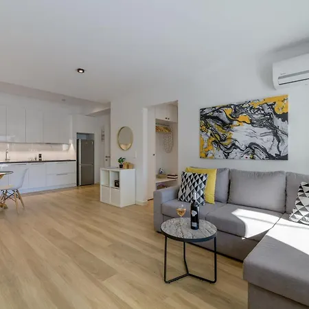 Pool Voula Close To Kavouri By Cielo Homes Athens